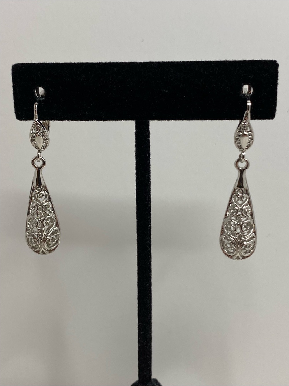 Italina Filigree Teardrop Dangle Earrings Silver Tone Leverback Scrollwork